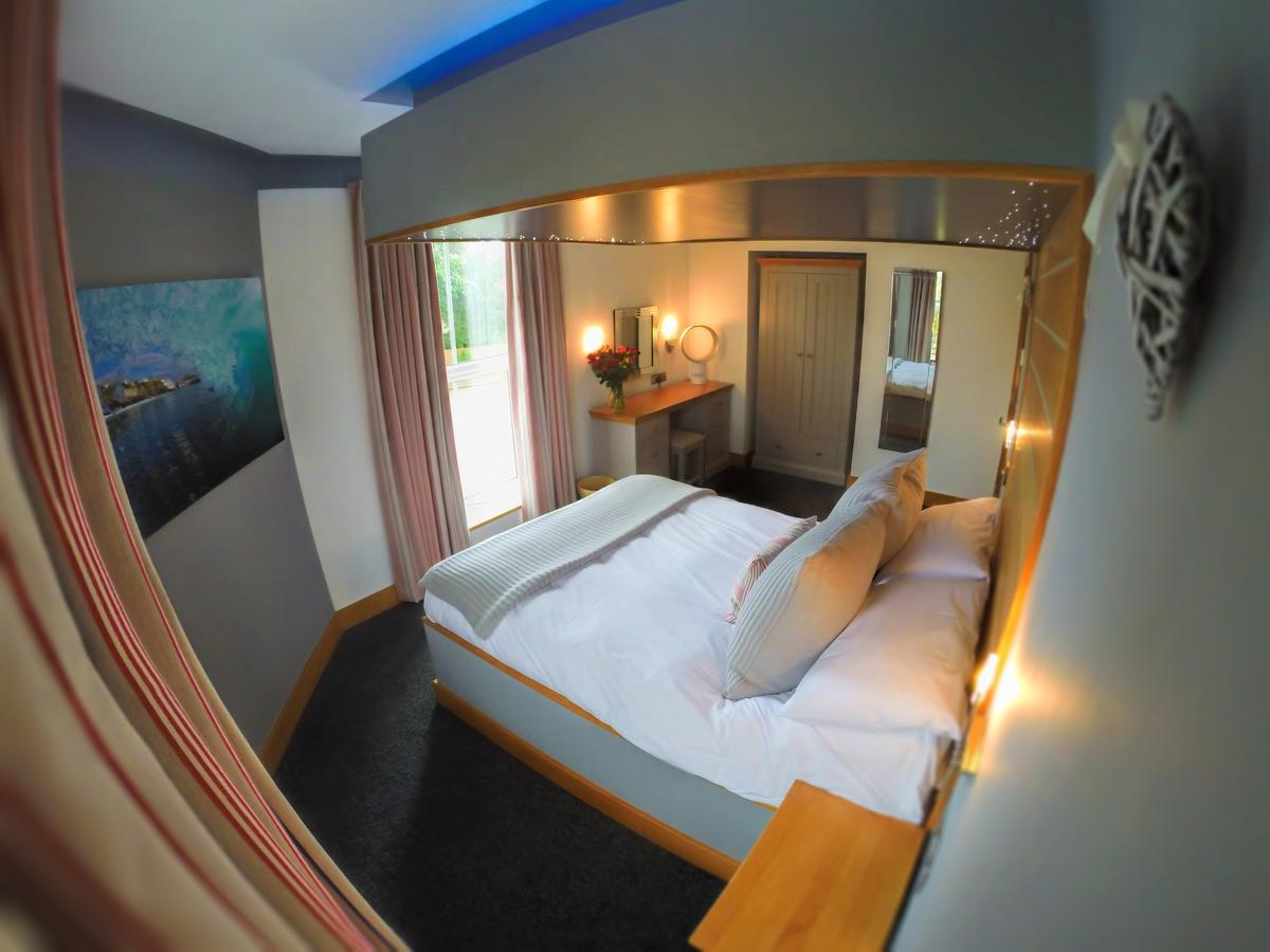 The Oceanic Luxury Aparthotel Falmouth Extérieur photo