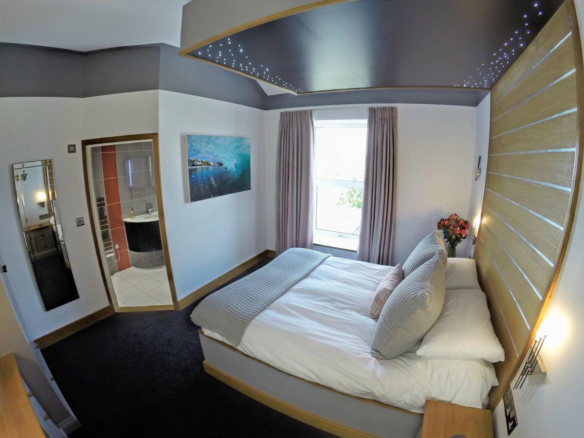 The Oceanic Luxury Aparthotel Falmouth Extérieur photo