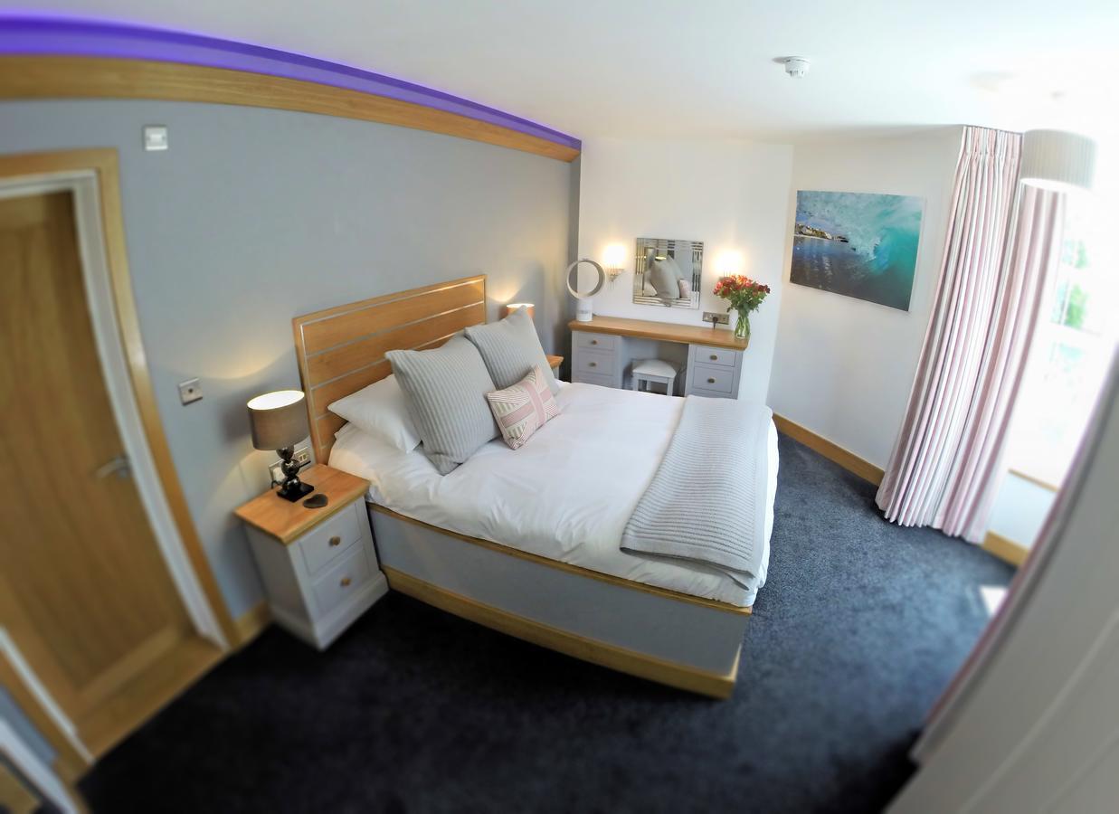 The Oceanic Luxury Aparthotel Falmouth Extérieur photo