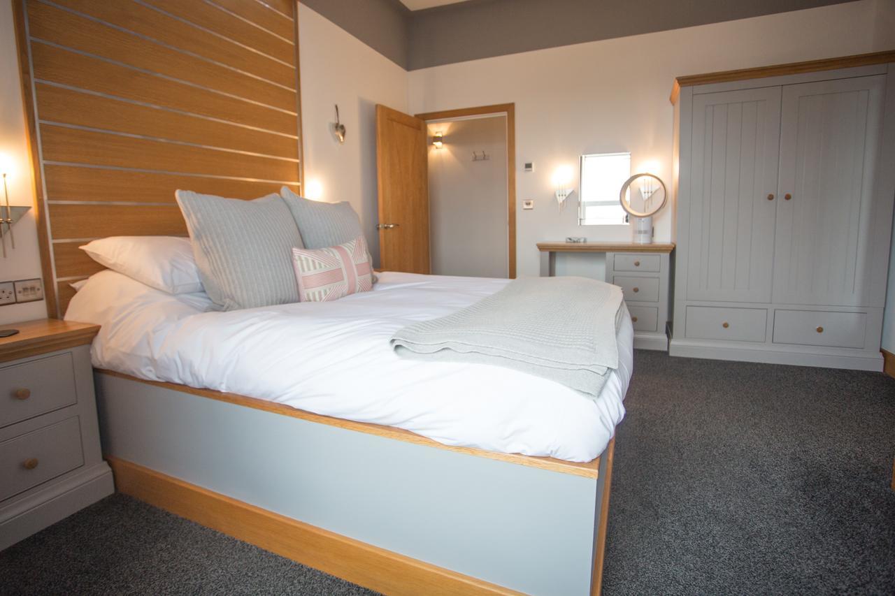 The Oceanic Luxury Aparthotel Falmouth Extérieur photo