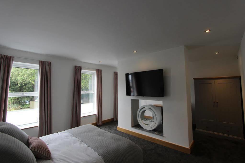 The Oceanic Luxury Aparthotel Falmouth Extérieur photo