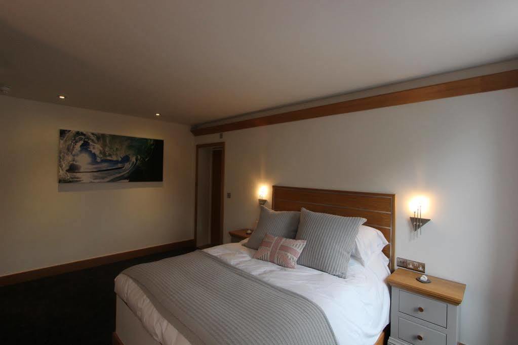 The Oceanic Luxury Aparthotel Falmouth Extérieur photo