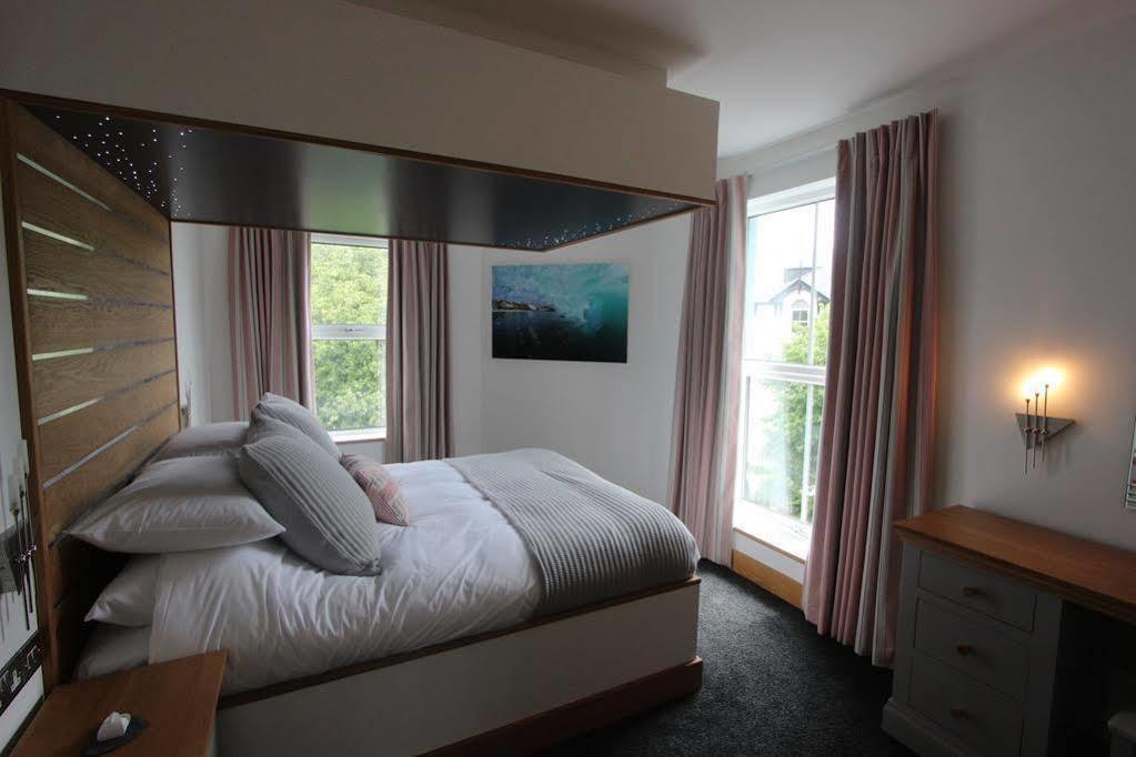 The Oceanic Luxury Aparthotel Falmouth Extérieur photo