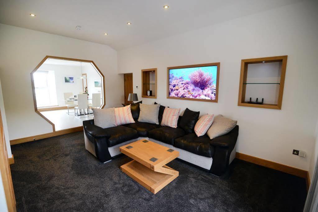 The Oceanic Luxury Aparthotel Falmouth Extérieur photo